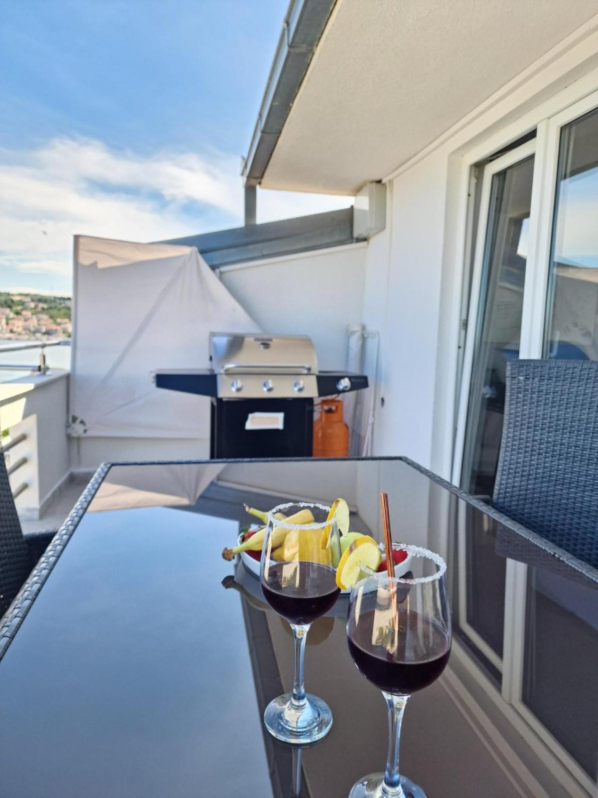 Luxury Apartments Silva With Sea View Okrug Gornji Exterior photo