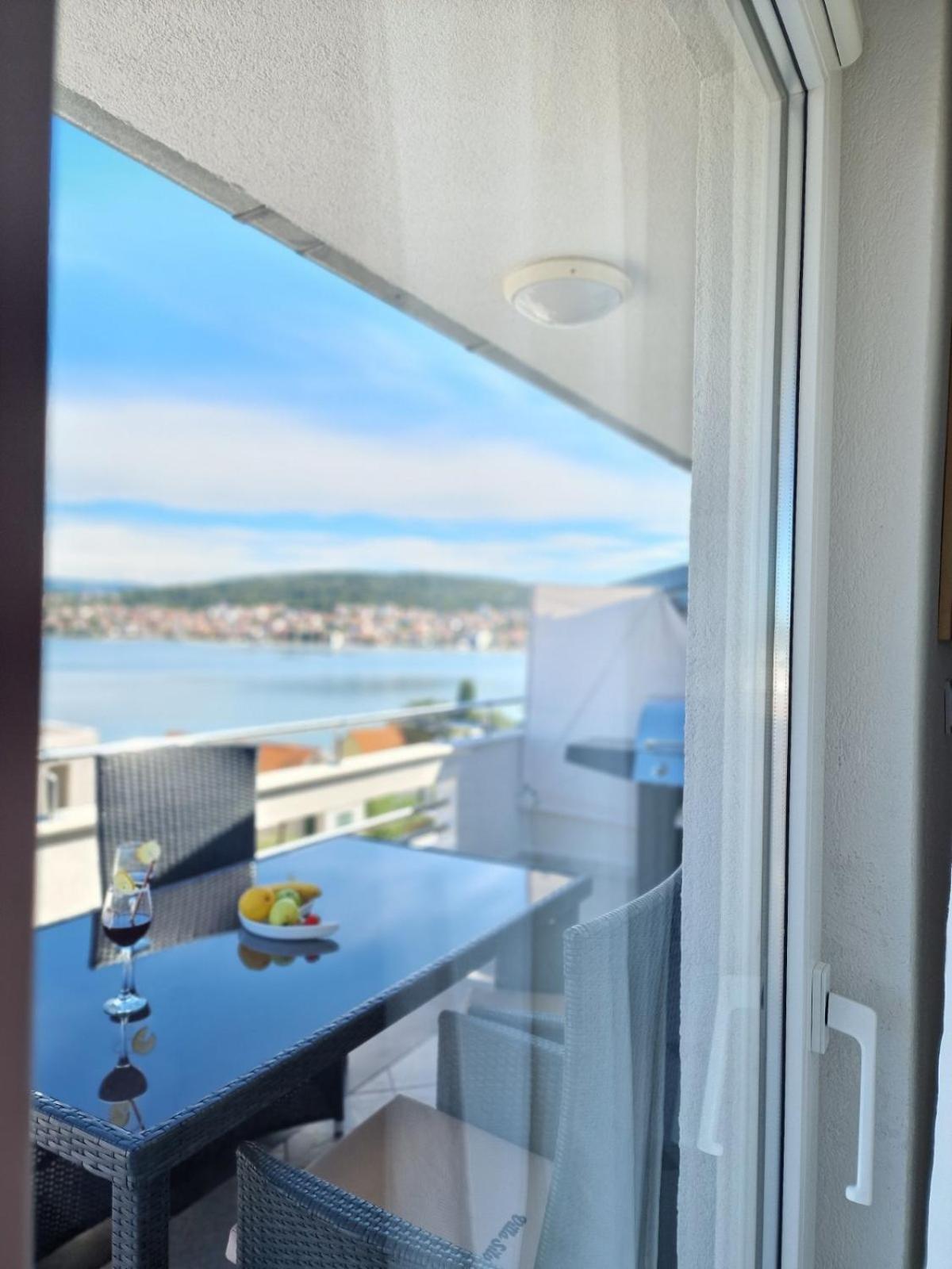 Luxury Apartments Silva With Sea View Okrug Gornji Exterior photo