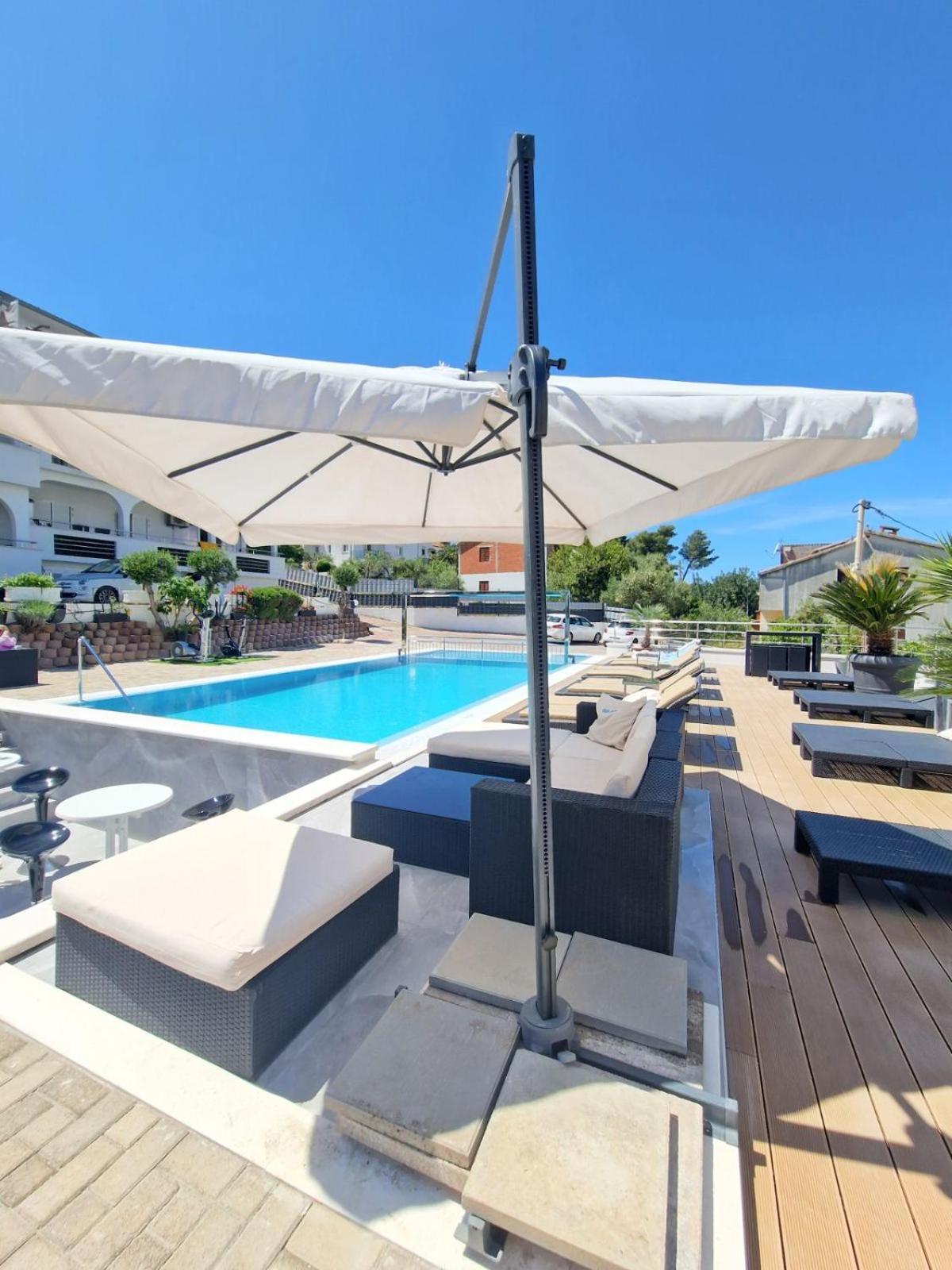 Luxury Apartments Silva With Sea View Okrug Gornji Exterior photo