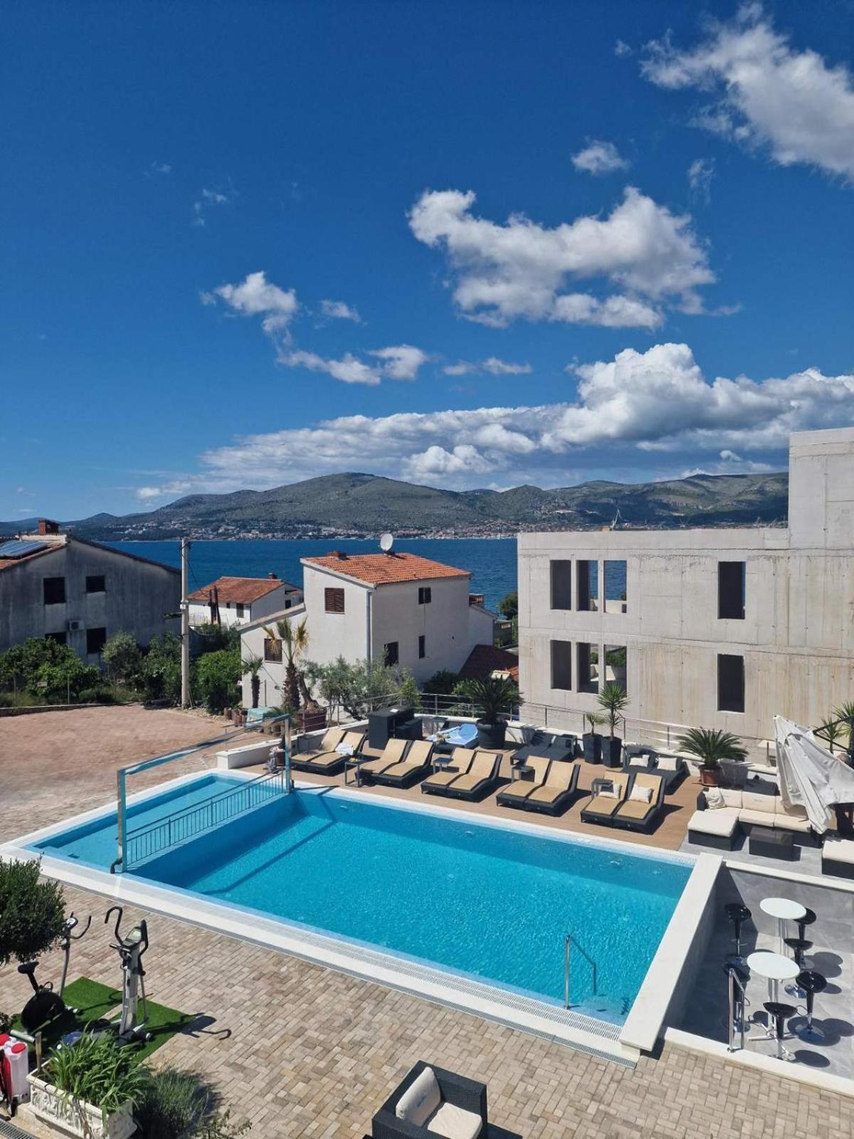 Luxury Apartments Silva With Sea View Okrug Gornji Exterior photo