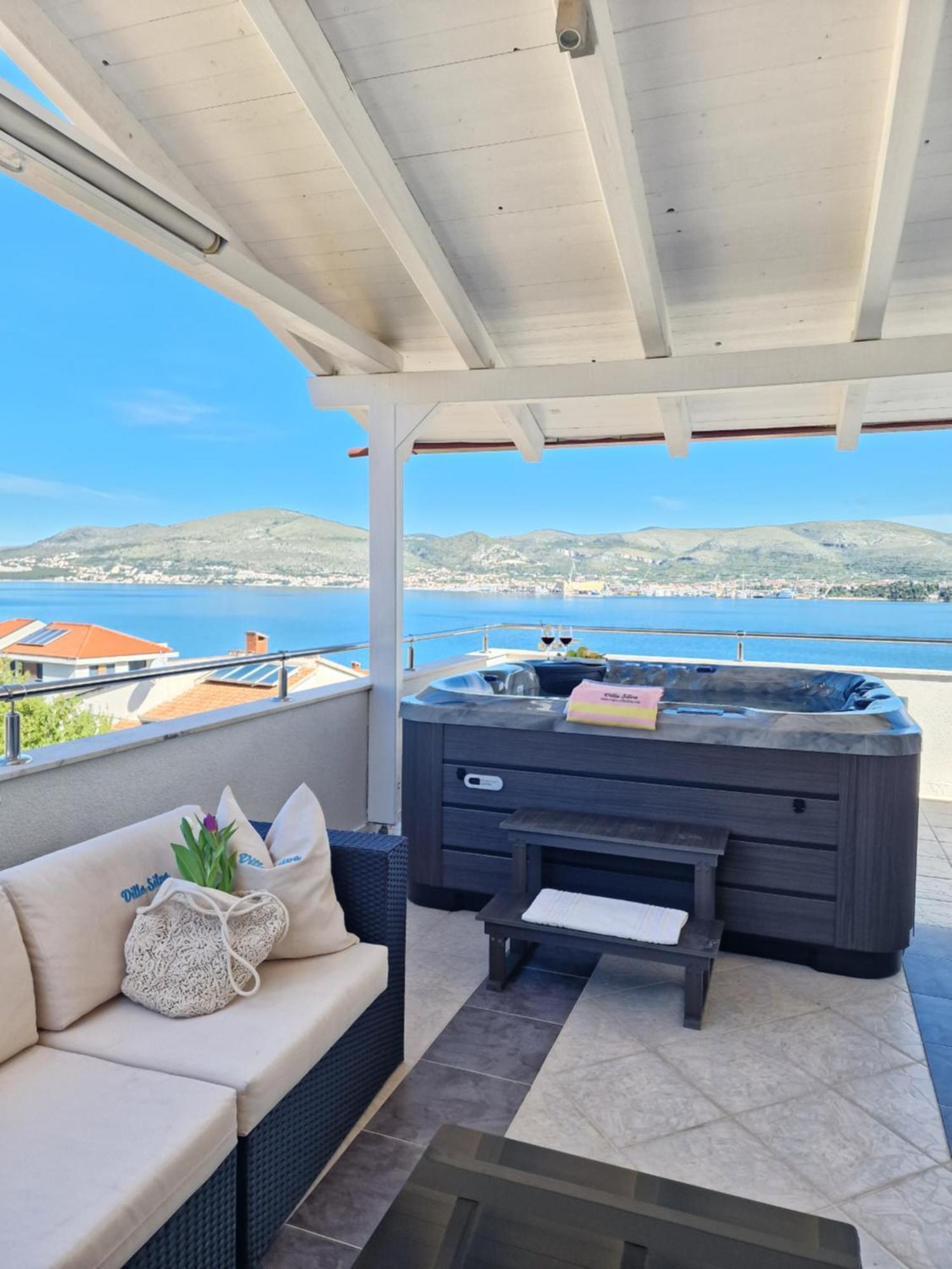 Luxury Apartments Silva With Sea View Okrug Gornji Exterior photo