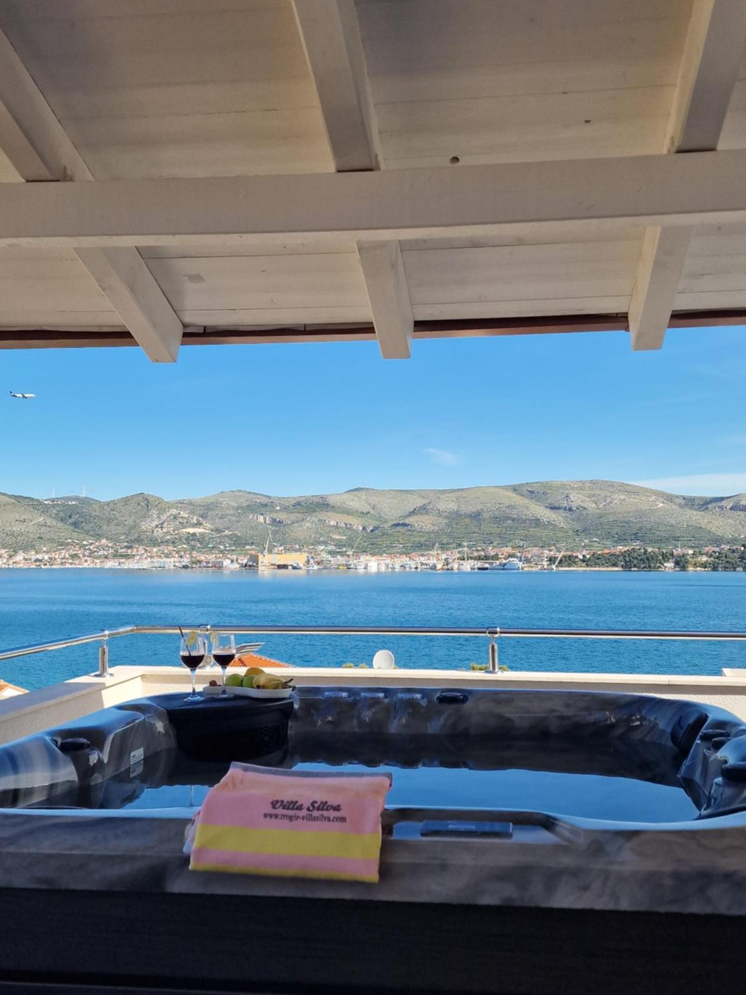 Luxury Apartments Silva With Sea View Okrug Gornji Exterior photo