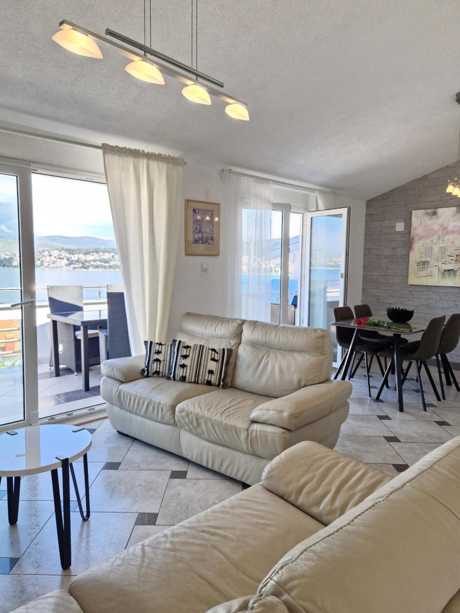 Luxury Apartments Silva With Sea View Okrug Gornji Room photo